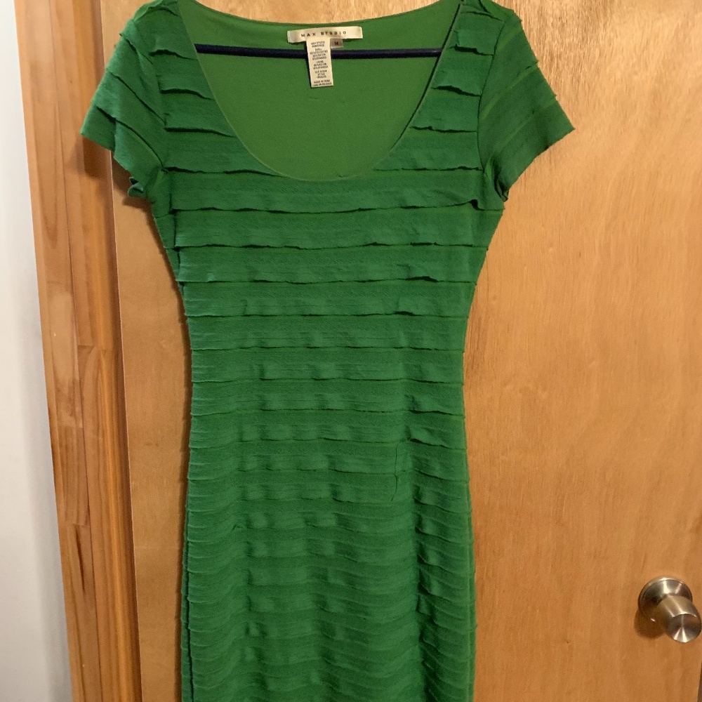 Max Studio Kelly Green dress, Size Medium